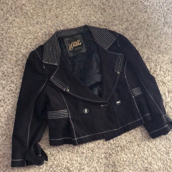 Cropped Guess Jacket - Picture 1 of 3